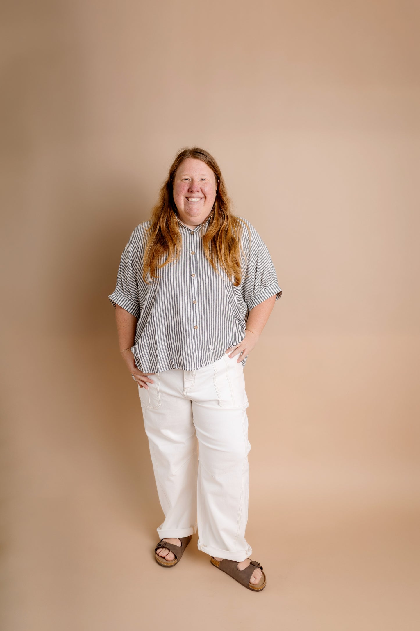 HIGH RISE CROP WIDE BARREL CARGO POCKET PANTS
