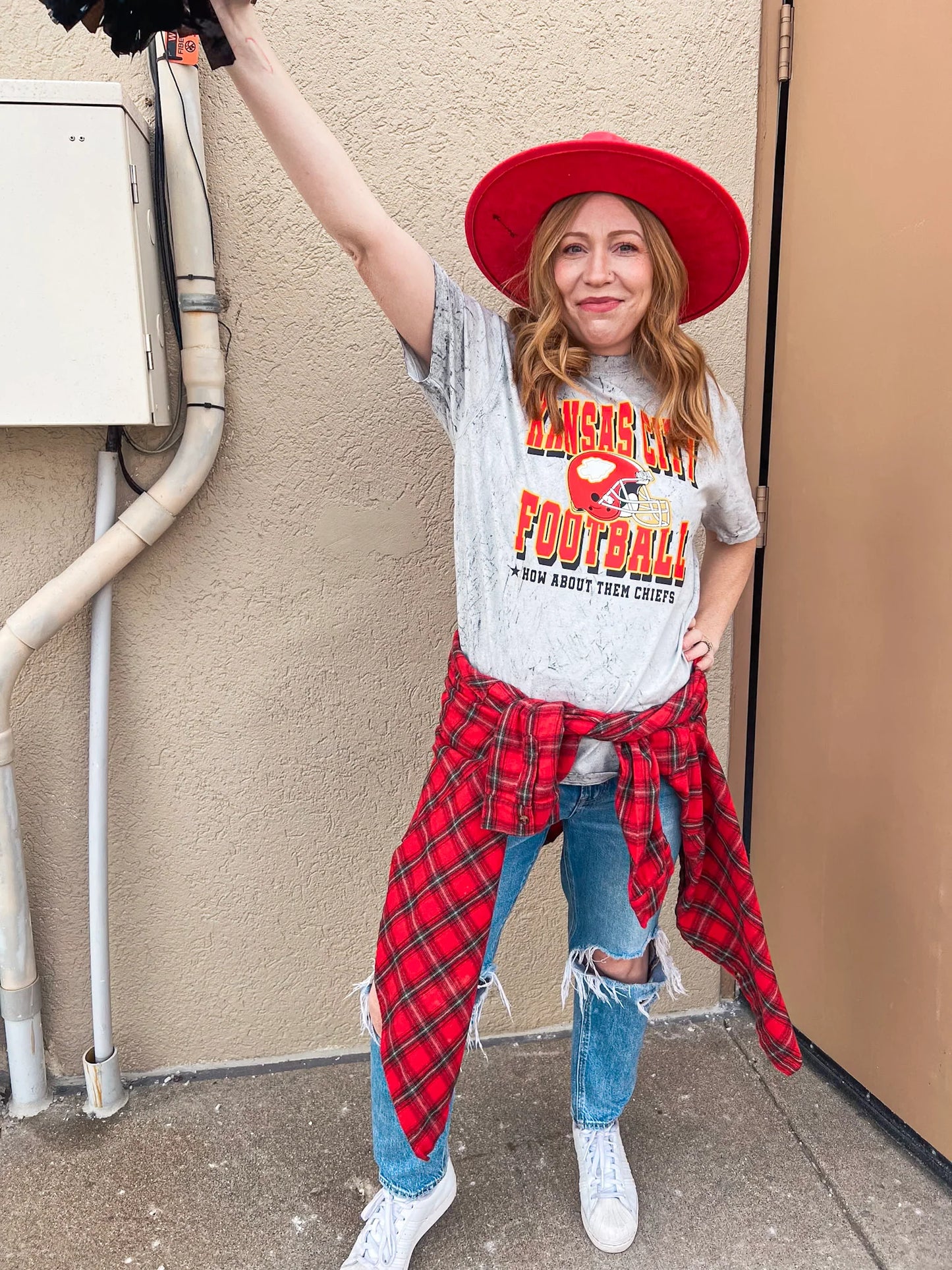 HOW BOUT THEM CHIEFS TEE (GREY COLORBLAST)