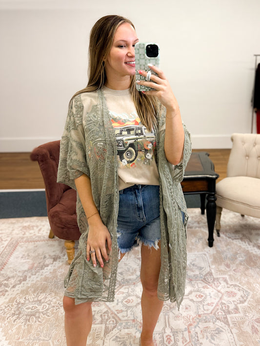 Lilly Kimono