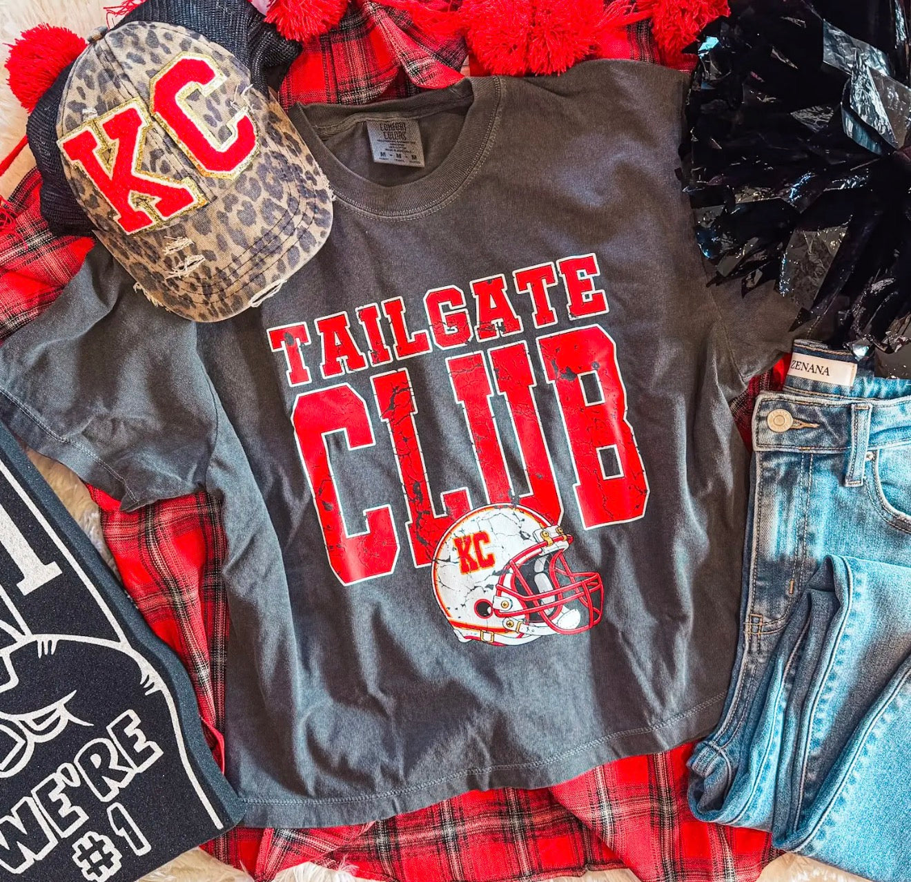 Tailgate Club CROPPED tee